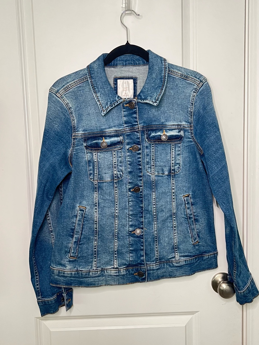 New With Tags LC Lauren Conrad Light Wash Denim Women's Blue Jean Jacket Sz M